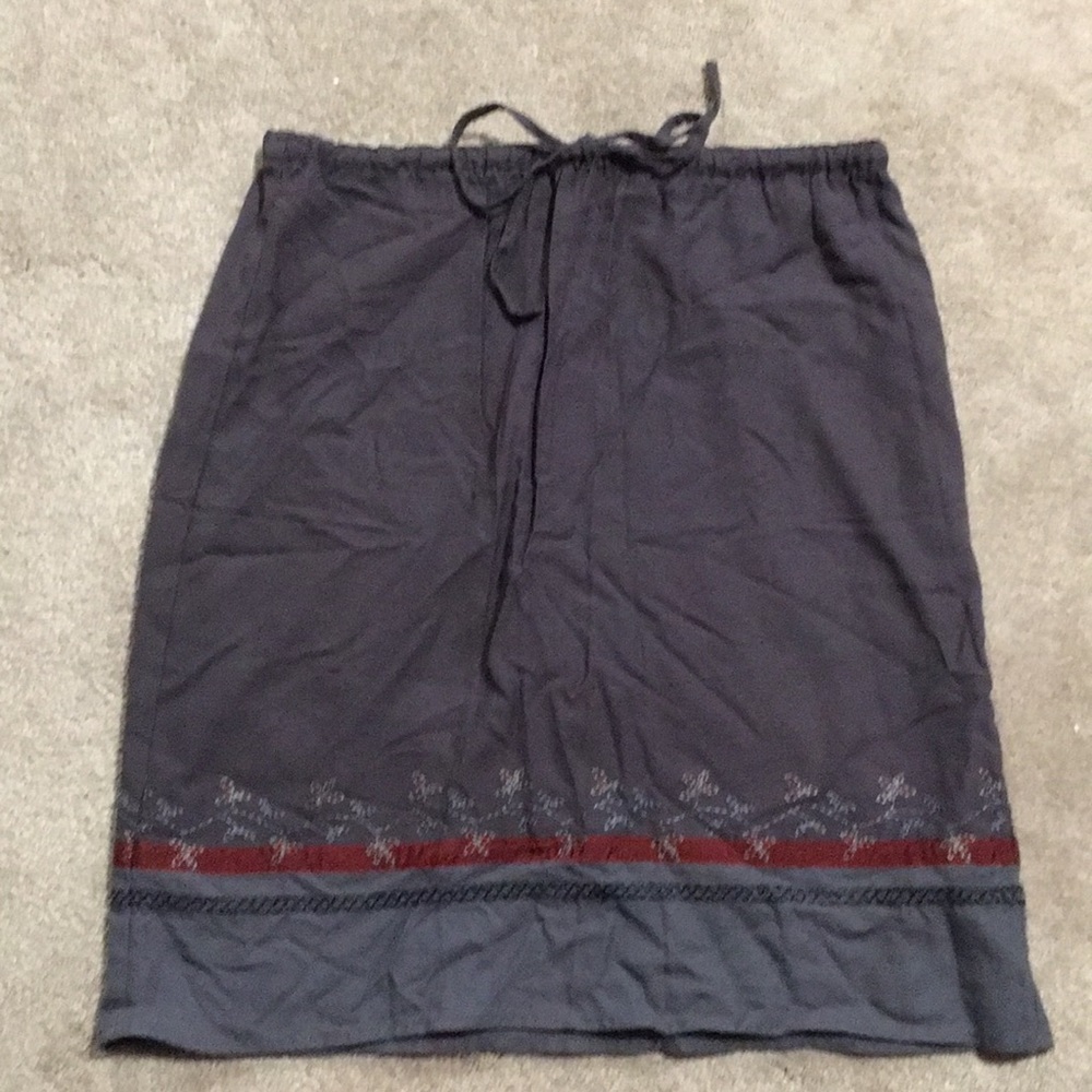 Eddie Bauer Embroidered Skirt Size Small